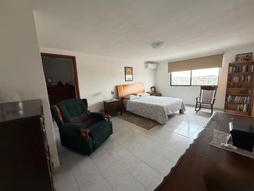 CASA VENTA LOMAS 4A SIN VECINOS AL FRENTE.