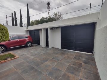 CASA VENTA LOMAS 4A SIN VECINOS AL FRENTE.