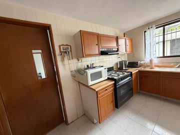 CASA VENTA LOMAS 4A SIN VECINOS AL FRENTE.