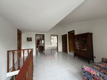 CASA VENTA LOMAS 4A SIN VECINOS AL FRENTE.
