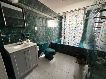 CASA VENTA LOMAS 4A SIN VECINOS AL FRENTE.