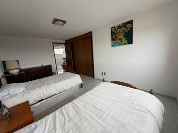 CASA VENTA LOMAS 4A SIN VECINOS AL FRENTE.
