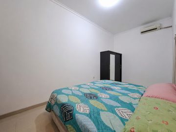 Rumah Komplek 2 lantai Di Duren Sawit, Jakarta *x202jxas