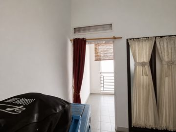 Rumah Komplek 2 lantai Di Duren Sawit, Jakarta *x202jxas