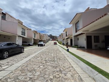 CASA EN RENTA, 3 NIVELES, PRIVADA RESIDENCIAL EN SAN CRISTOBAL DE LAS CASAS, CHIAPAS