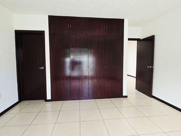 CASA EN RENTA, 3 NIVELES, PRIVADA RESIDENCIAL EN SAN CRISTOBAL DE LAS CASAS, CHIAPAS