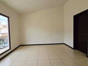CASA EN RENTA, 3 NIVELES, PRIVADA RESIDENCIAL EN SAN CRISTOBAL DE LAS CASAS, CHIAPAS
