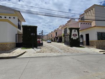 CASA EN RENTA, 3 NIVELES, PRIVADA RESIDENCIAL EN SAN CRISTOBAL DE LAS CASAS, CHIAPAS