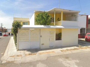 EXCELENTE OPORTUNIDAD CASA EN CANDILES QUERÉTARO