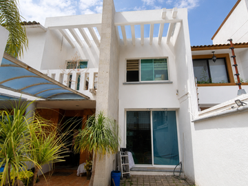 Increible Casa en Venta en Milenio III, Queretaro | 4 Recámaras |