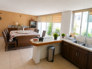 Increible Casa en Venta en Milenio III, Queretaro | 4 Recámaras |