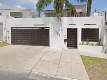 EXCELENTE OPORTUNIDAD CASA EN JURIQUILLA QUERÉTARO