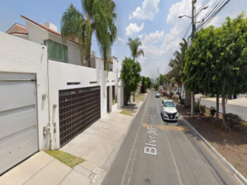 EXCELENTE OPORTUNIDAD CASA EN JURIQUILLA QUERÉTARO