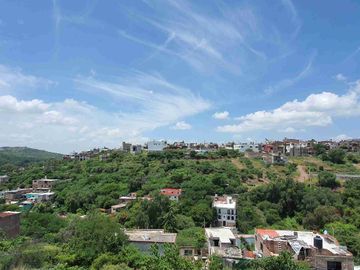 Casa en Renta con Roof Garden y 3 Recámaras | Haciendas del Marfil, Guanajuato