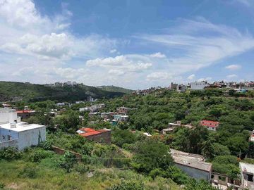 Casa en Renta con Roof Garden y 3 Recámaras | Haciendas del Marfil, Guanajuato