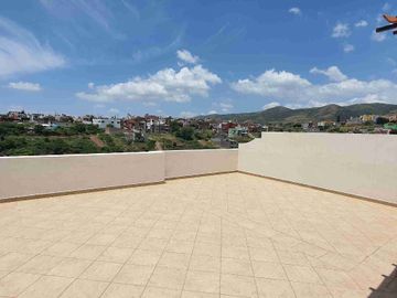 Casa en Renta con Roof Garden y 3 Recámaras | Haciendas del Marfil, Guanajuato