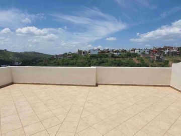 Casa en Renta con Roof Garden y 3 Recámaras | Haciendas del Marfil, Guanajuato
