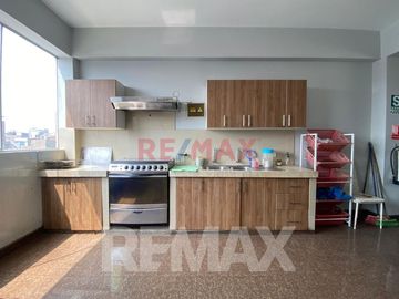 EDIFICIO COMERCIAL EN VENTA 1,133 M² – AV. ARGENTINA, CERCADO DE LIMA