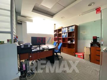 EDIFICIO COMERCIAL EN VENTA 1,133 M² – AV. ARGENTINA, CERCADO DE LIMA