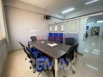 EDIFICIO COMERCIAL EN VENTA 1,133 M² – AV. ARGENTINA, CERCADO DE LIMA