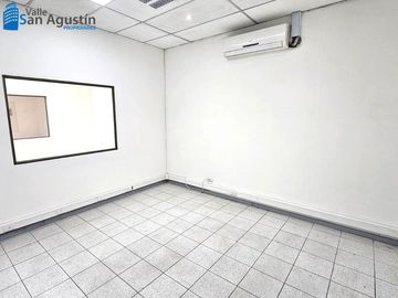 LOCAL COMERCIAL 1 NORTE 1 Y 2 PONIENTE - TALCA