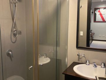 VENDO HERMOSA CASA EN URB PRIVADA CUMBAYA, PROX USFQ