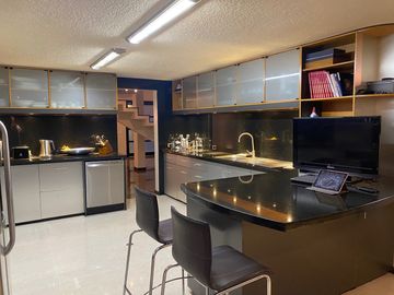 VENDO HERMOSA CASA EN URB PRIVADA CUMBAYA, PROX USFQ