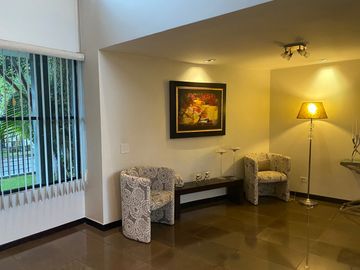 VENDO HERMOSA CASA EN URB PRIVADA CUMBAYA, PROX USFQ
