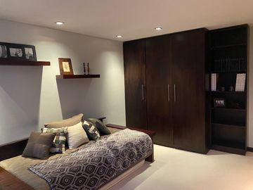 VENDO HERMOSA CASA EN URB PRIVADA CUMBAYA, PROX USFQ