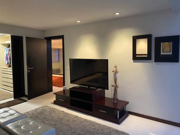 VENDO HERMOSA CASA EN URB PRIVADA CUMBAYA, PROX USFQ