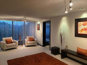VENDO HERMOSA CASA EN URB PRIVADA CUMBAYA, PROX USFQ