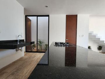 Townhouse de 2 recámaras en Venta. Cholul, Yucatán.