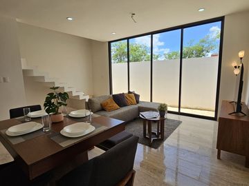 Townhouse de 2 recámaras en Venta. Cholul, Yucatán.