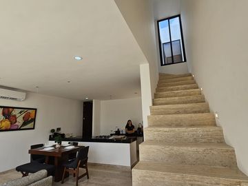 Townhouse de 2 recámaras en Venta. Cholul, Yucatán.