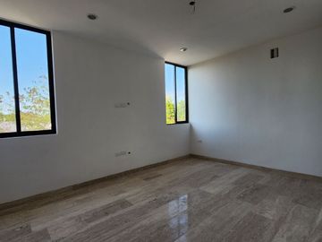 Townhouse de 2 recámaras en Venta. Cholul, Yucatán.