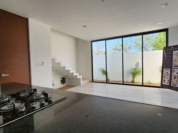 Townhouse de 2 recámaras en Venta. Cholul, Yucatán.