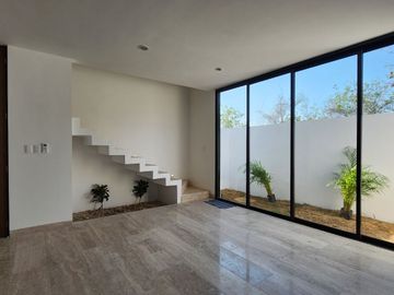 Townhouse de 2 recámaras en Venta. Cholul, Yucatán.