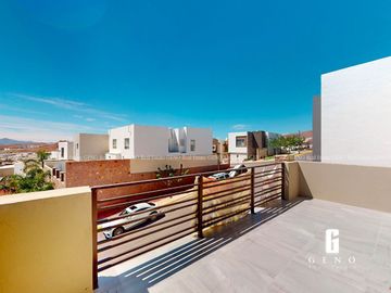 CASA EN VENTA CON MATERIALES DE LUJO