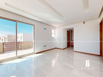 CASA EN VENTA CON MATERIALES DE LUJO