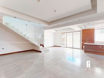 CASA EN VENTA CON MATERIALES DE LUJO