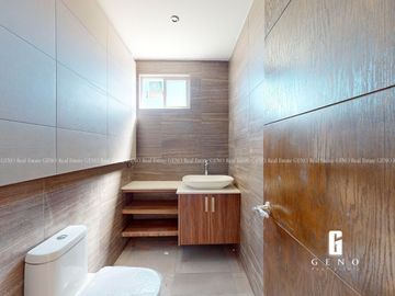 CASA EN VENTA CON MATERIALES DE LUJO