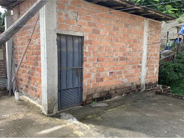 Casa en venta en Montecristi cerca a la iglesia