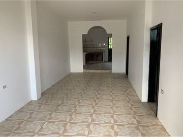 Casa en venta en Montecristi cerca a la iglesia
