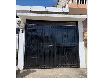 Casa en venta en Montecristi cerca a la iglesia