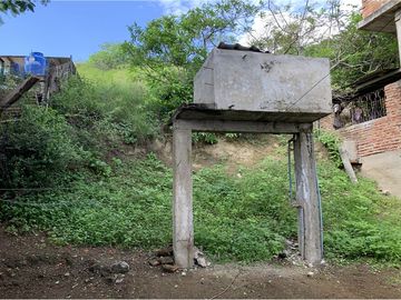 Casa en venta en Montecristi cerca a la iglesia