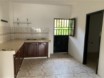 Casa en venta en Montecristi cerca a la iglesia