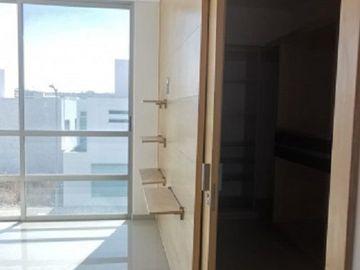 Hermosa y amplia residencia de AUTOR en VENTA