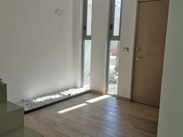 Hermosa y amplia residencia de AUTOR en VENTA