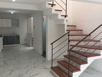 EXCELENTE CASA EN VILLAS DE NEXTLALPAN ESTADO DE MEXICO