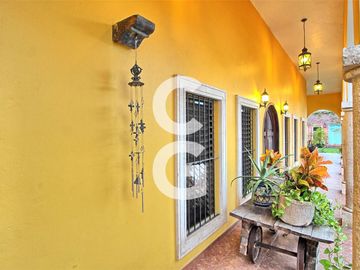 Casa en Venta en Cancun en Alamos I con Alberca y 3 Recamaras